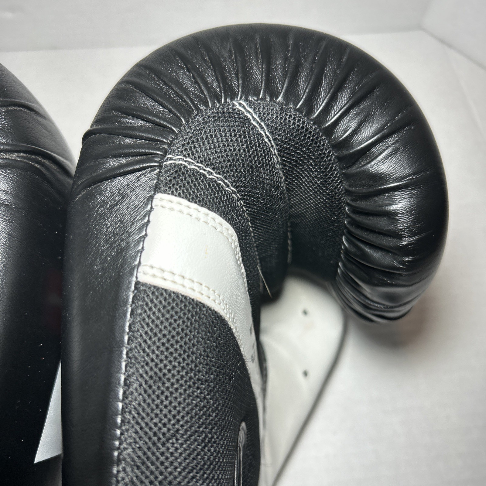 Fighting Boxing Gloves