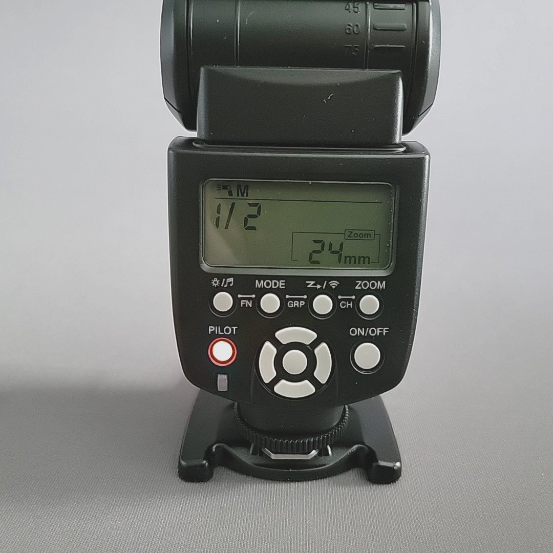 Yongnuo YN560-III Speedlight Wireless Flash- never used- this was a backup flash