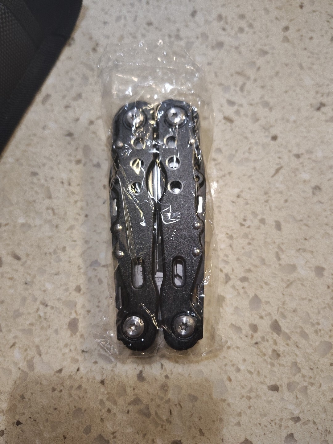 RoverTac Multitool Pliers 9-in-1 Multi Tool Pocket Knife Multitool Knife Tac...