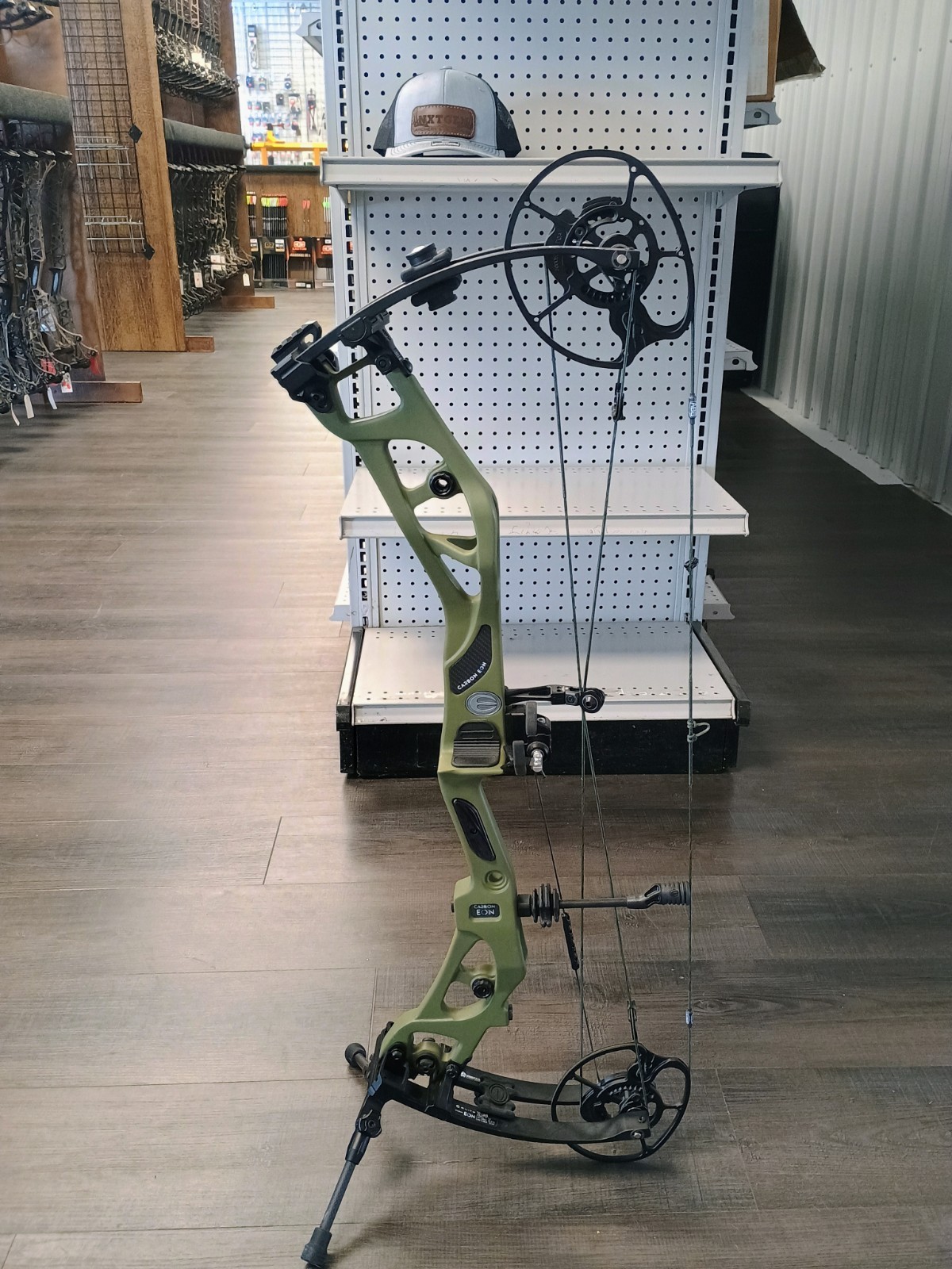 Elite EON Carbon Green Compound Bow Right Hand