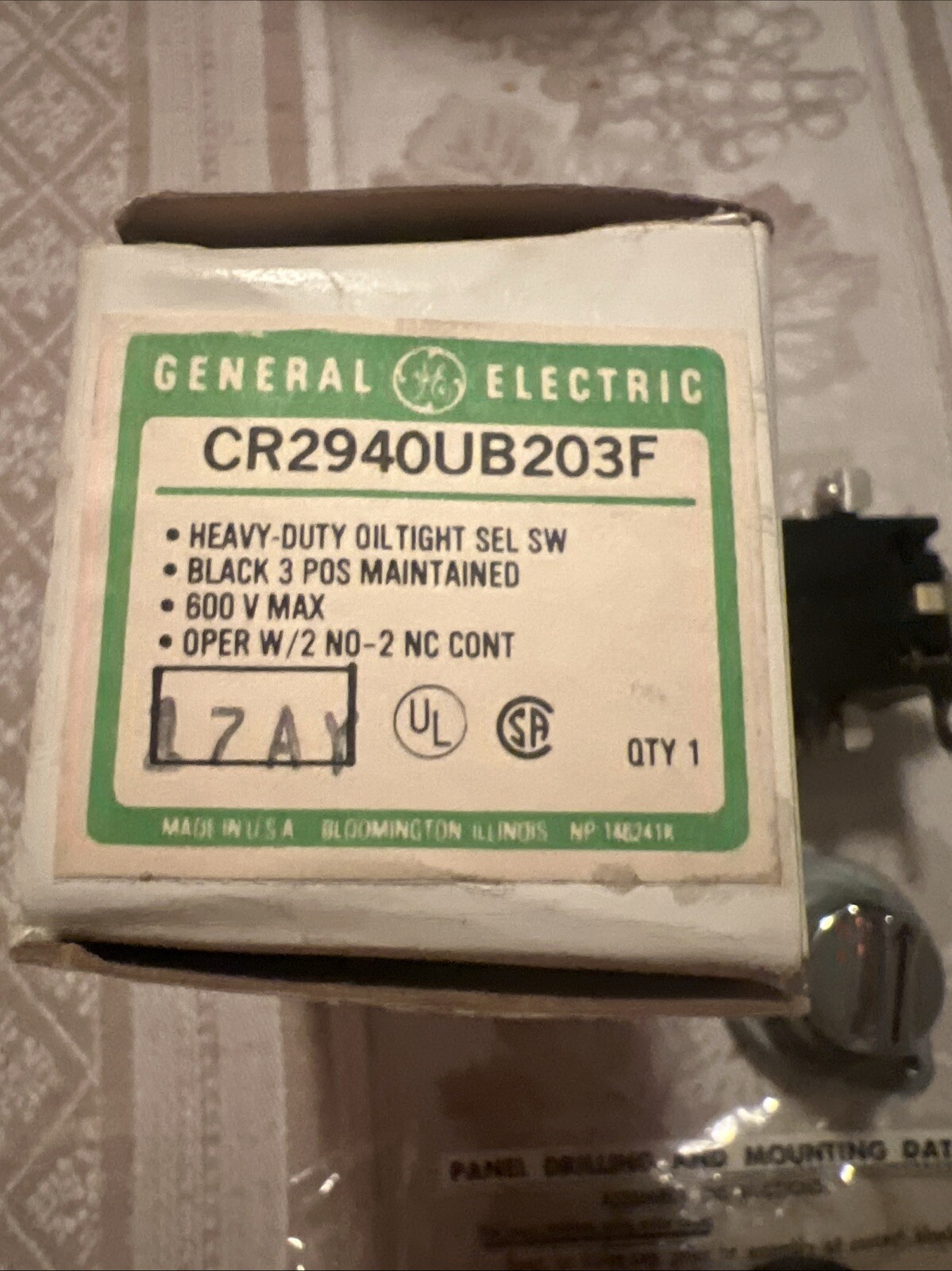 GENERAL ELECTRIC CR2940UB203F CONTROL SEL SW WITH CONTACT BLOCK