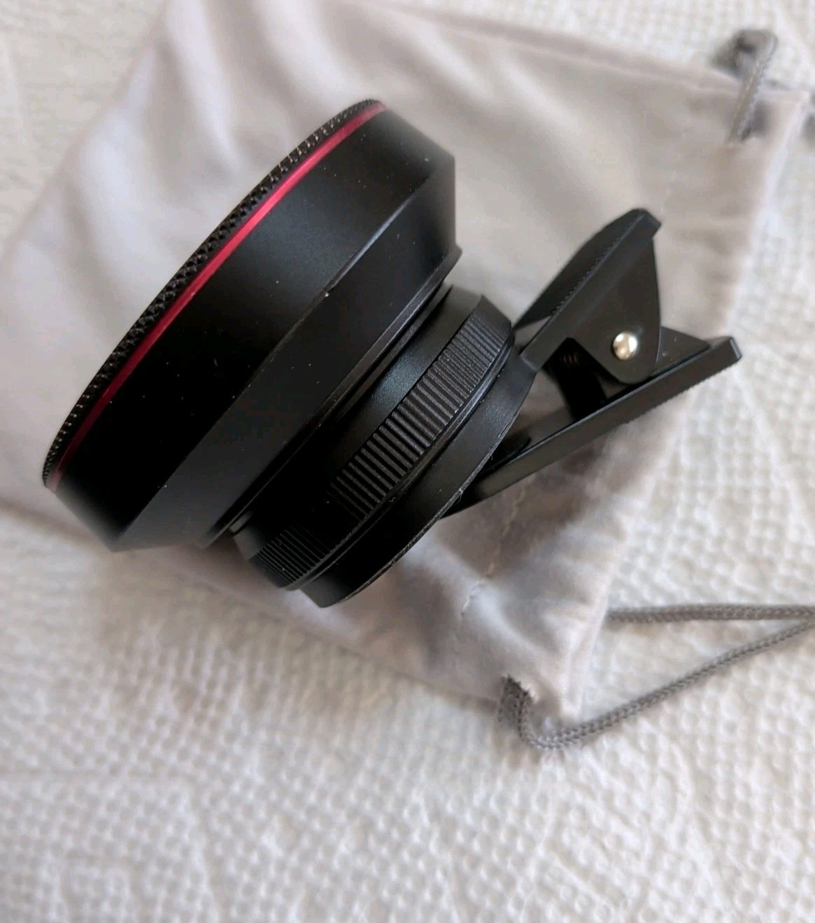 0.6X WIDE ANGLE LENSE WITH MACRO FOR SMARTPHONE. WITH CLIP. MULTI COATED
