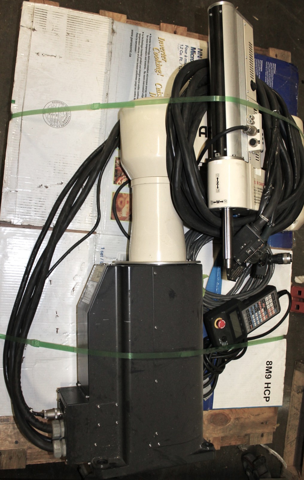 Hirata Arm AR-M350-4-200 & teach pendant see pics & description
