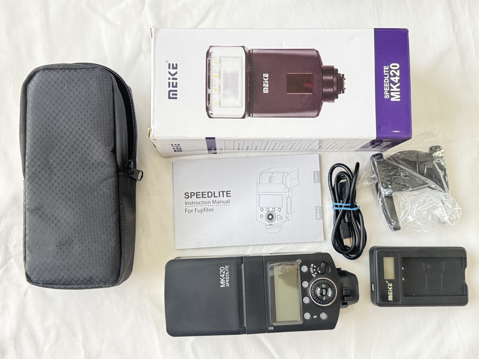 Meike Speedlite MK420 Flash Light For Fuji TTL Zoom LCD Manual Flash Tilt Swivel