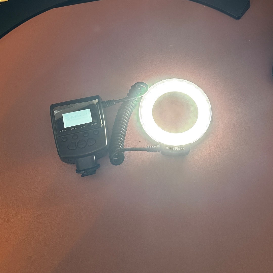 Neewer RF-550 Macro LED Ring Flash w/ LCD Display Screen Adapter Rings