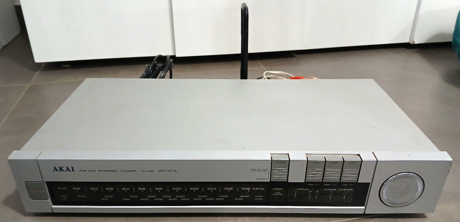 AKAY AT-K1L AM FM Tuner Silver Hi-Fi Radio Tuner