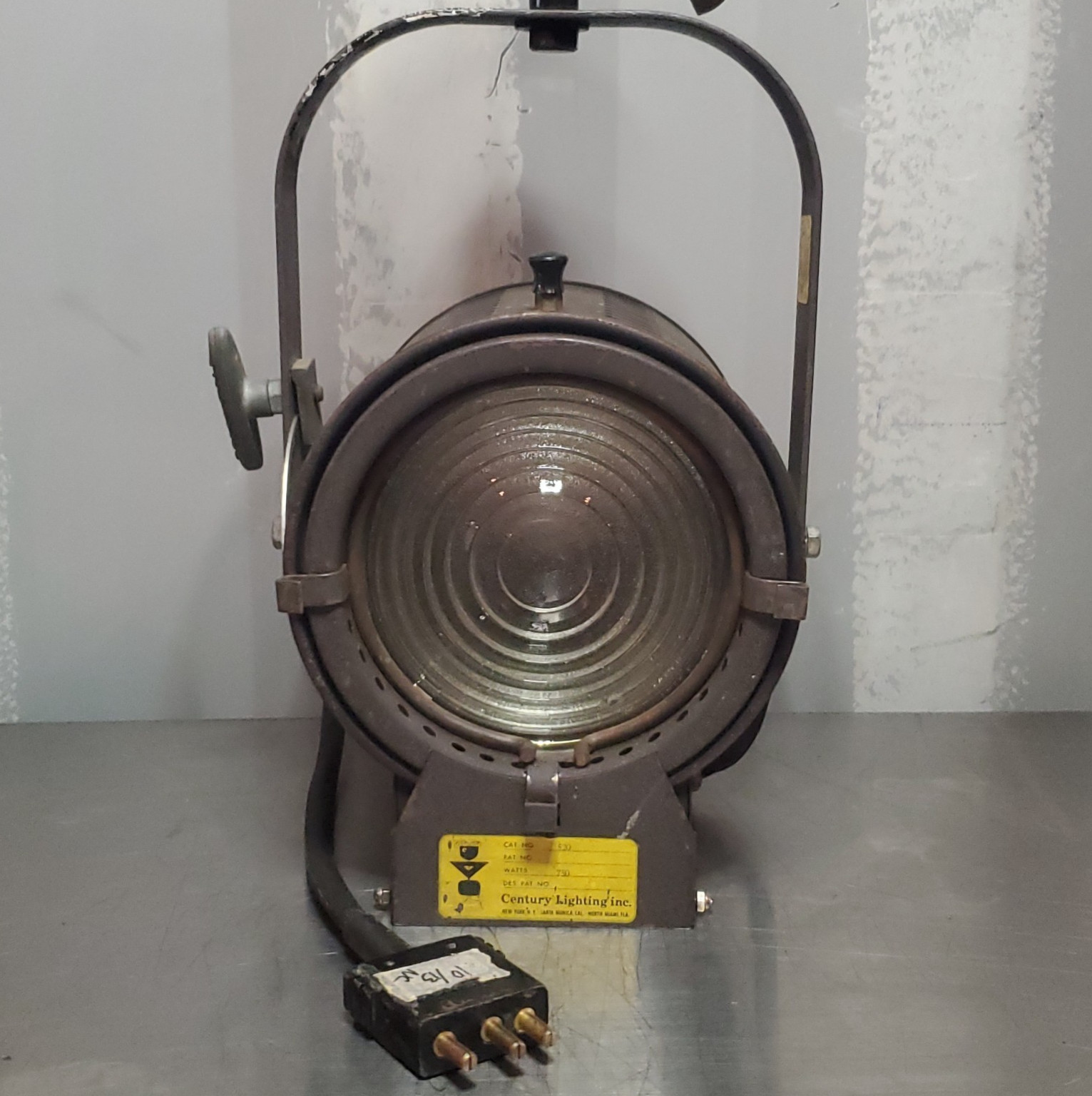 Vintage MCM 6" Stage Studio Fresnel Lens Theater Light Stage lighting, CWU