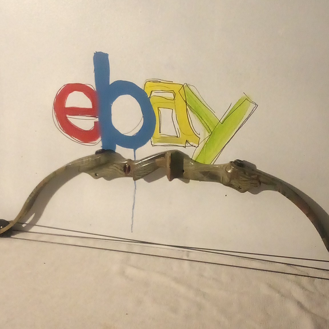 Bear Stryker Compound Bow Right Hand Bow Hunting Camouflage + 2 small knives