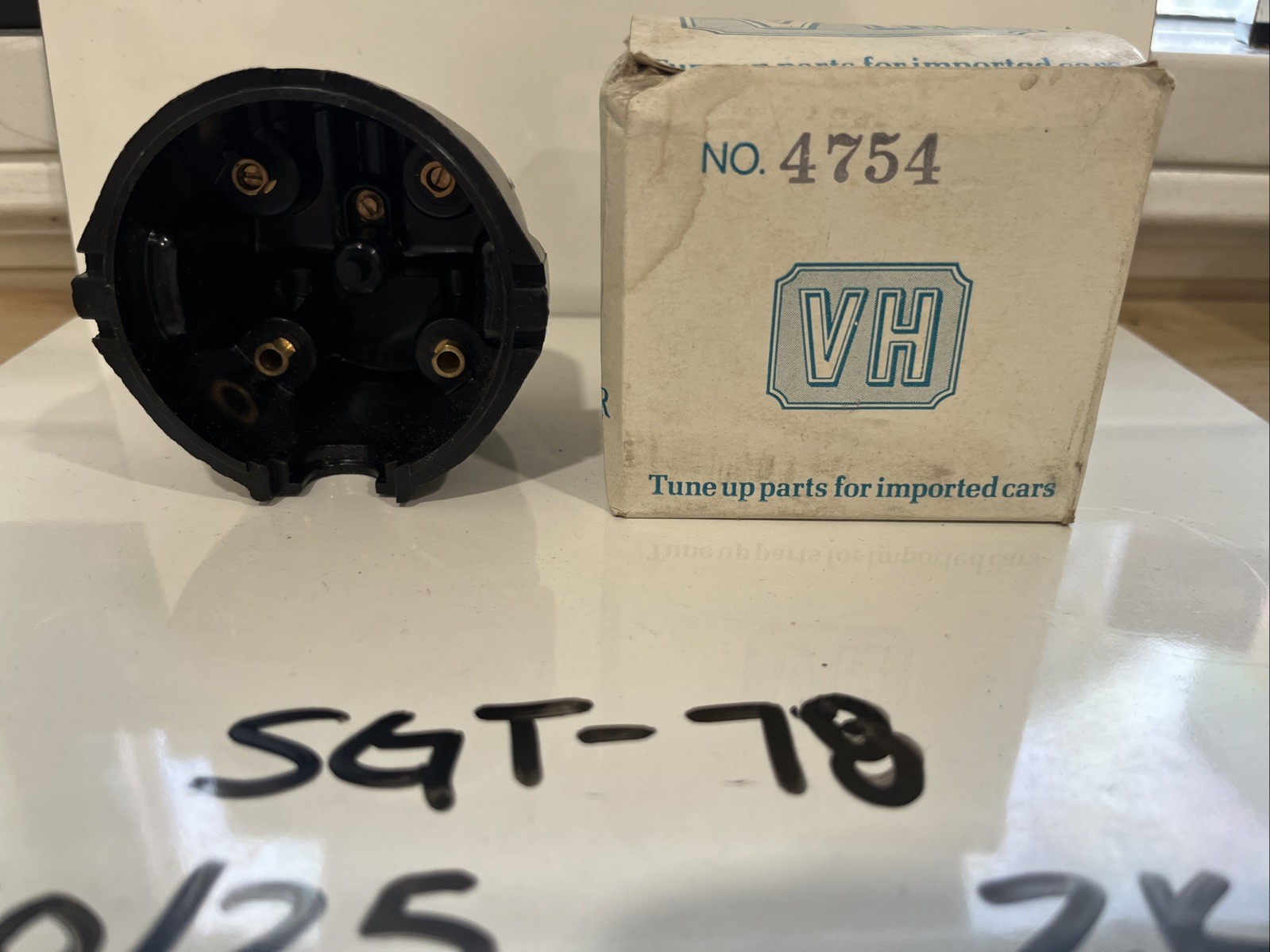 VH Tune Up Parts 4754 Distributor Cap