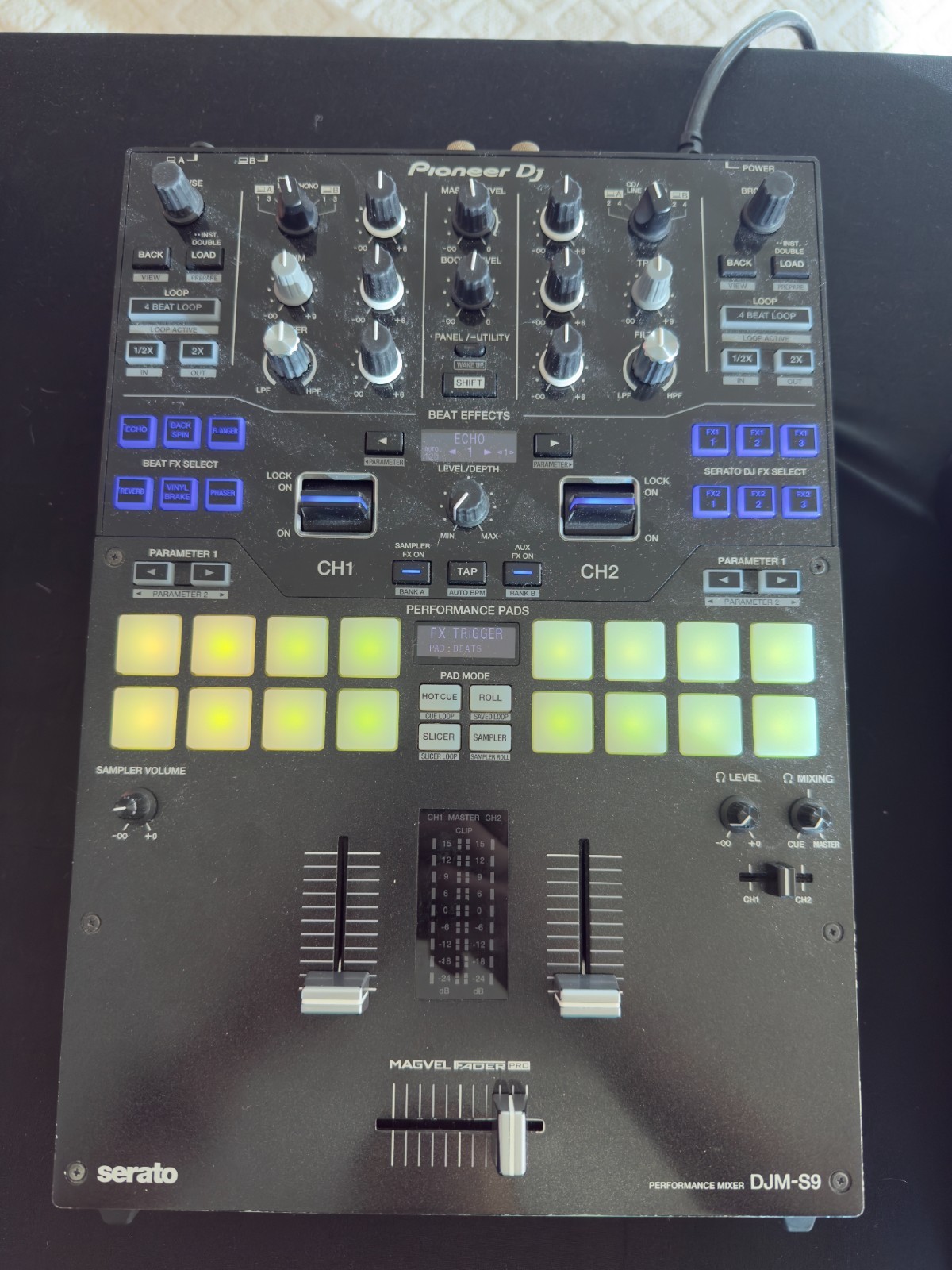 Pioneer DJ DJM-S9 - 2-Channel Battle Mixer - Excellent cond w/odysse flight case