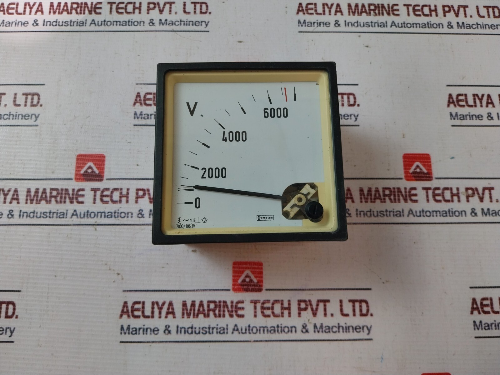 CROMPTON INSTRUMENTS Analog Voltmeter 0-7000V
