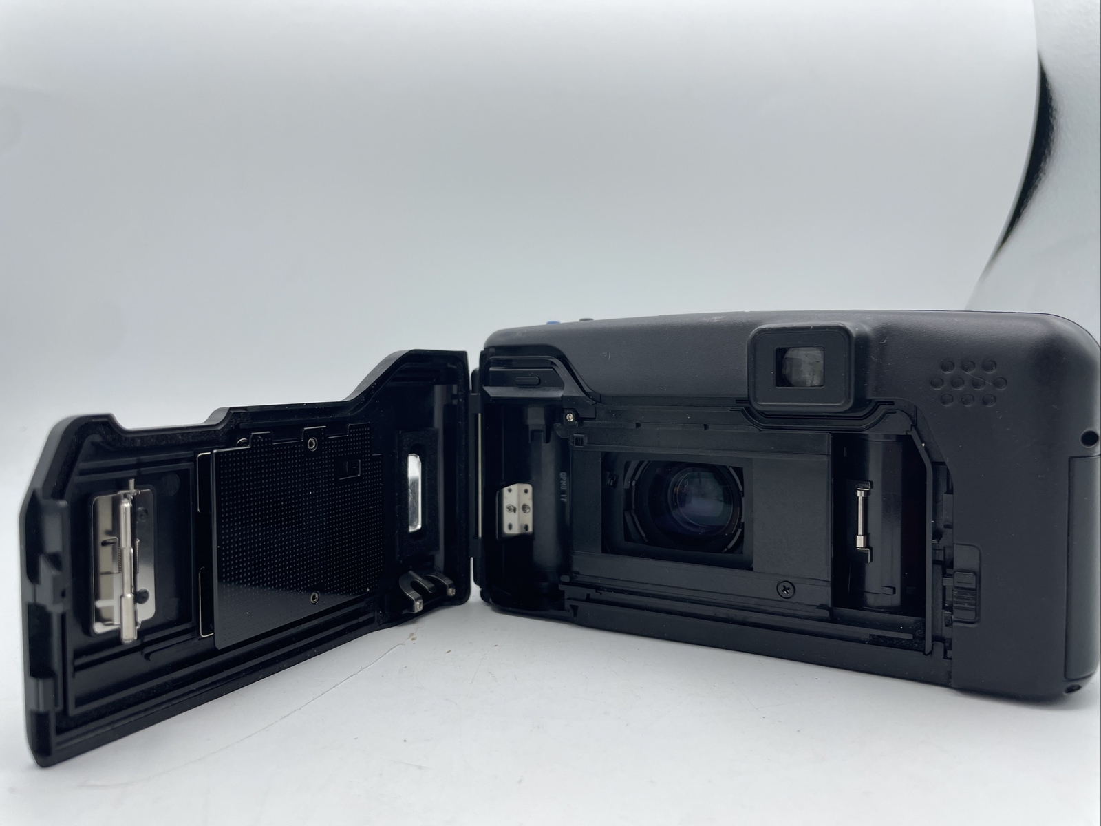 Olympus Infinity Zoom 210 Point and Shoot Camera UNTESTED