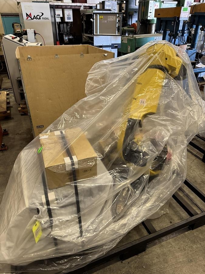 Fanuc Arcmate 120iD Robot with R-30iB Plus Controller, Brand New w/ Software