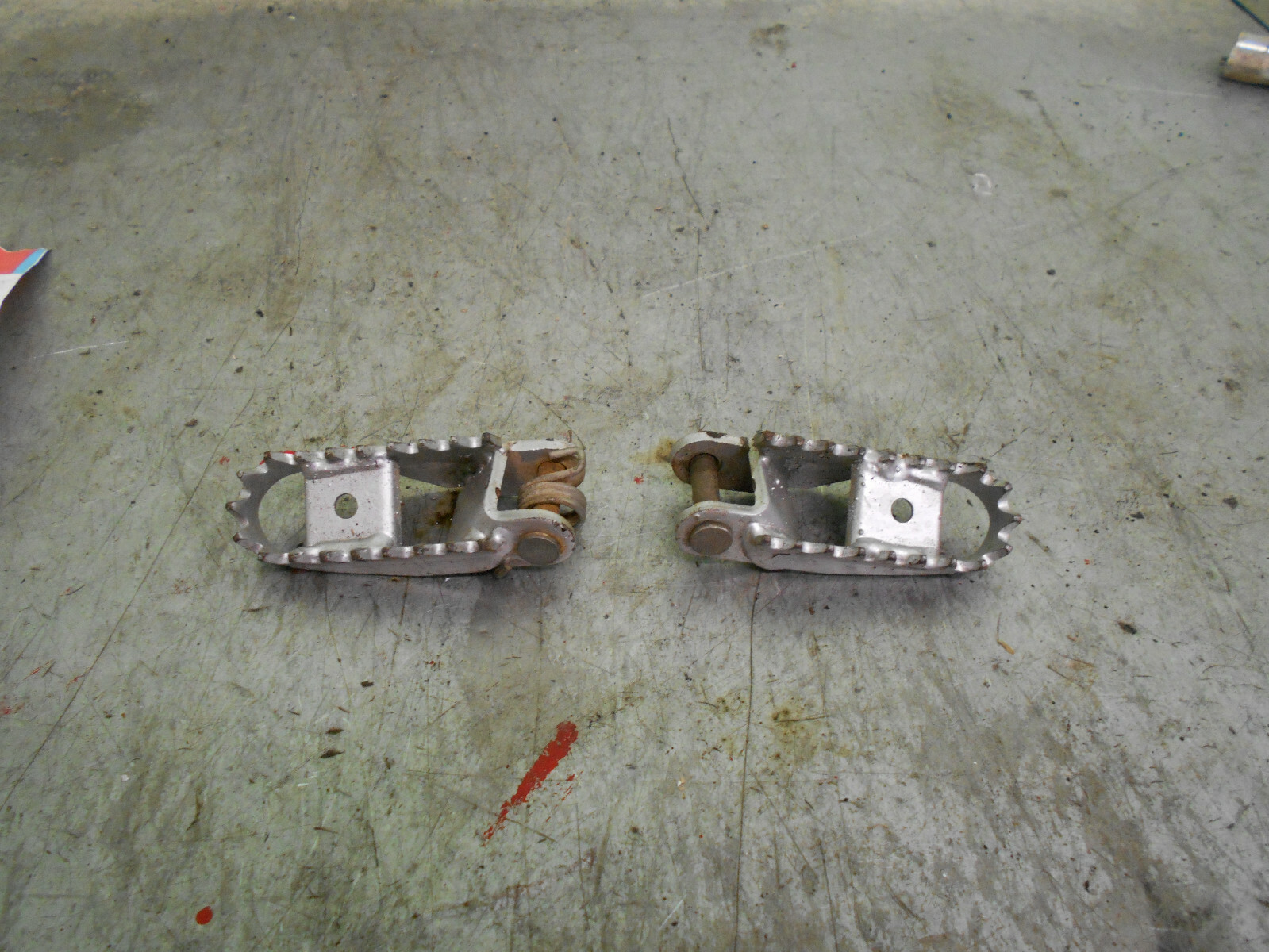 kawasaki  klx  250  front  pegs