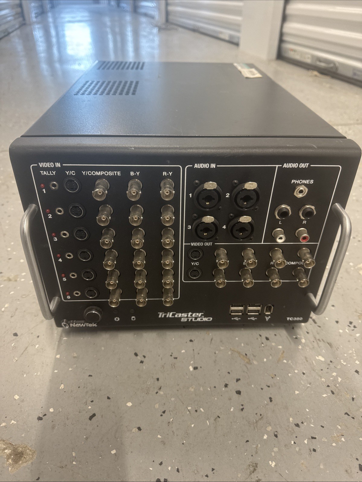 NEWTEK TriCaster Studio TC350 AS IT TESTED ONLY TO POWER UP