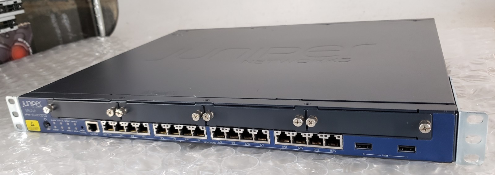 Juniper Networks SRX240H-DC 16-Port Security Gateway Appliance w/ Rack Ears