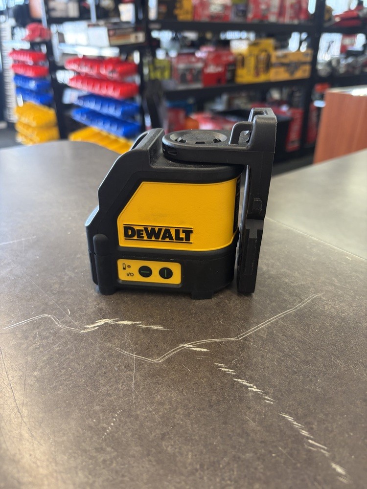 DEWALT DW088CG 100FT. GREEN SELF-LEVELING CROSS LINE LASE LEVEL (TOOL-ONLY)