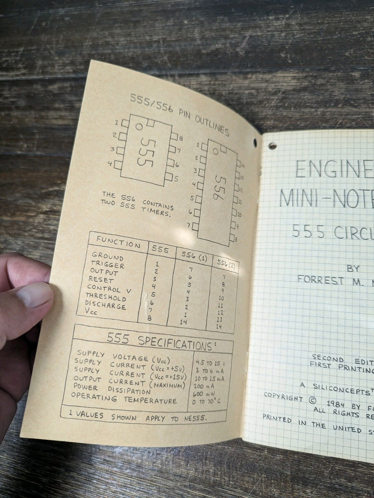 Radio Shack Engineer's Mini-Notebook 555 Timer IC Circuits 276-5010