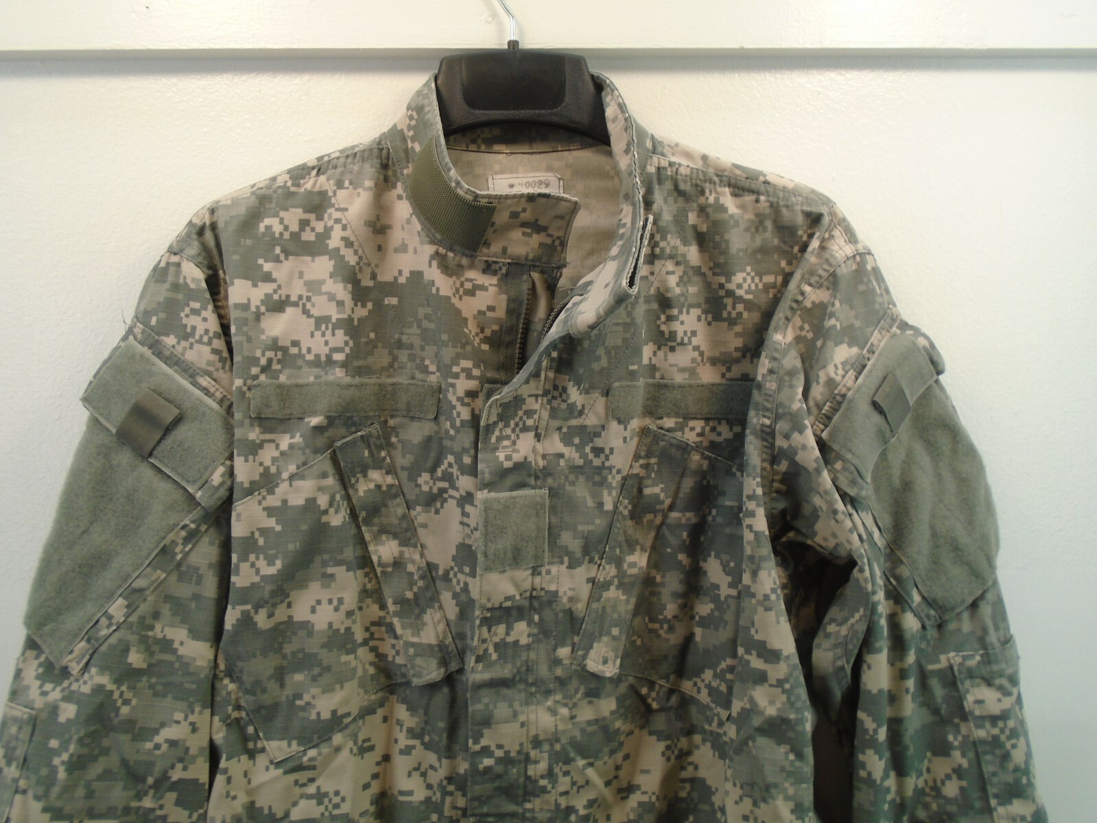 USGI US Army Combat Uniform ACU Coat Shirt Wind Resistant Medium Short 2003 63-G