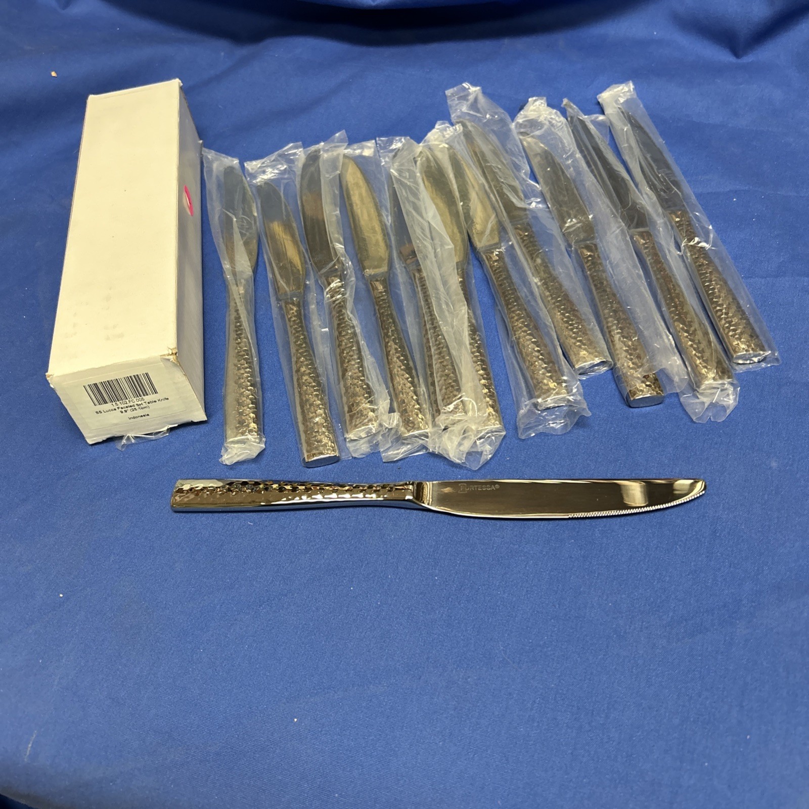 New in box lot of 12 Fortessa Lucca Faceted Stainless Table Knife 9.9" knifes