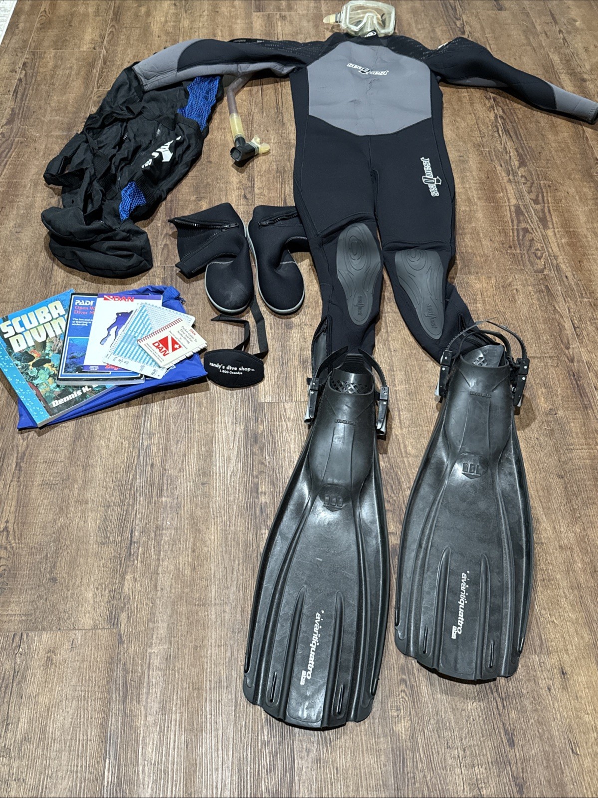 Scuba Lot Seaquest Suit, Avantiquattro Fins, Deep See Boots, Snorkel, Books, Bag
