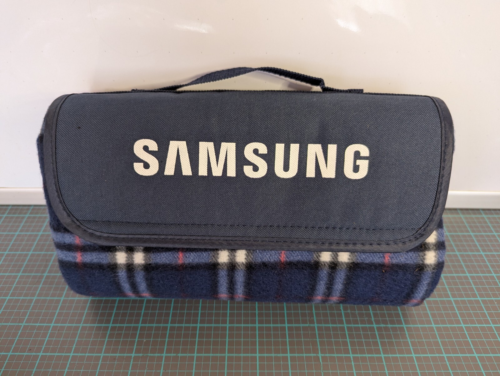 Plaid Roll-Up Samsung Carry Fleece Picnic Blanket 48"x52" Blue/Red/White Lined