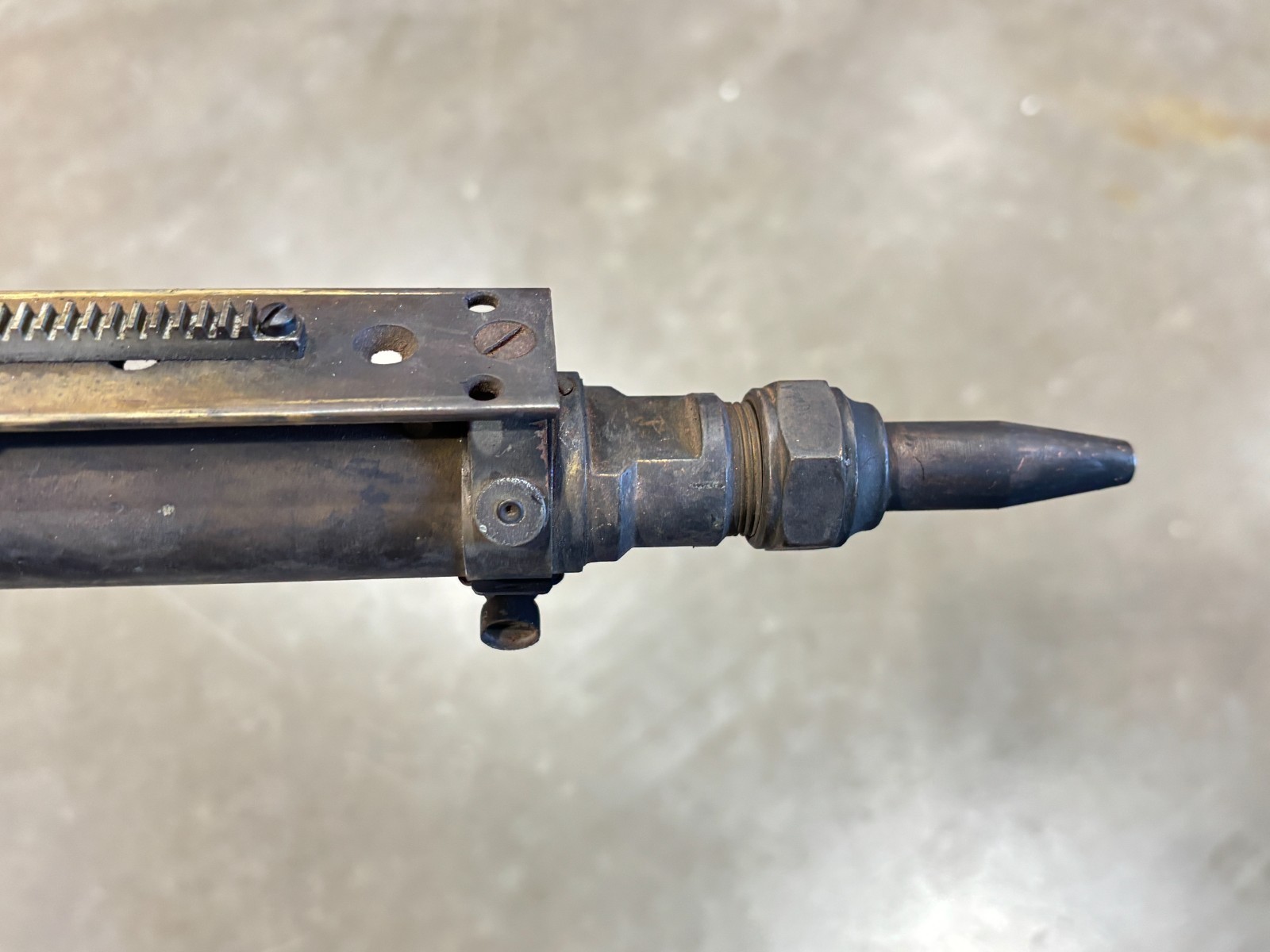 Victor MT205 Long Barrel Machine Cutting Torch with Gear Rack