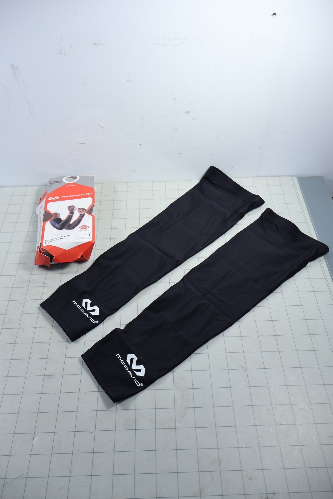 1-pair McDavid 6566 Compression Arm Sleeves Size Large 11-13" Below Elbow NEW