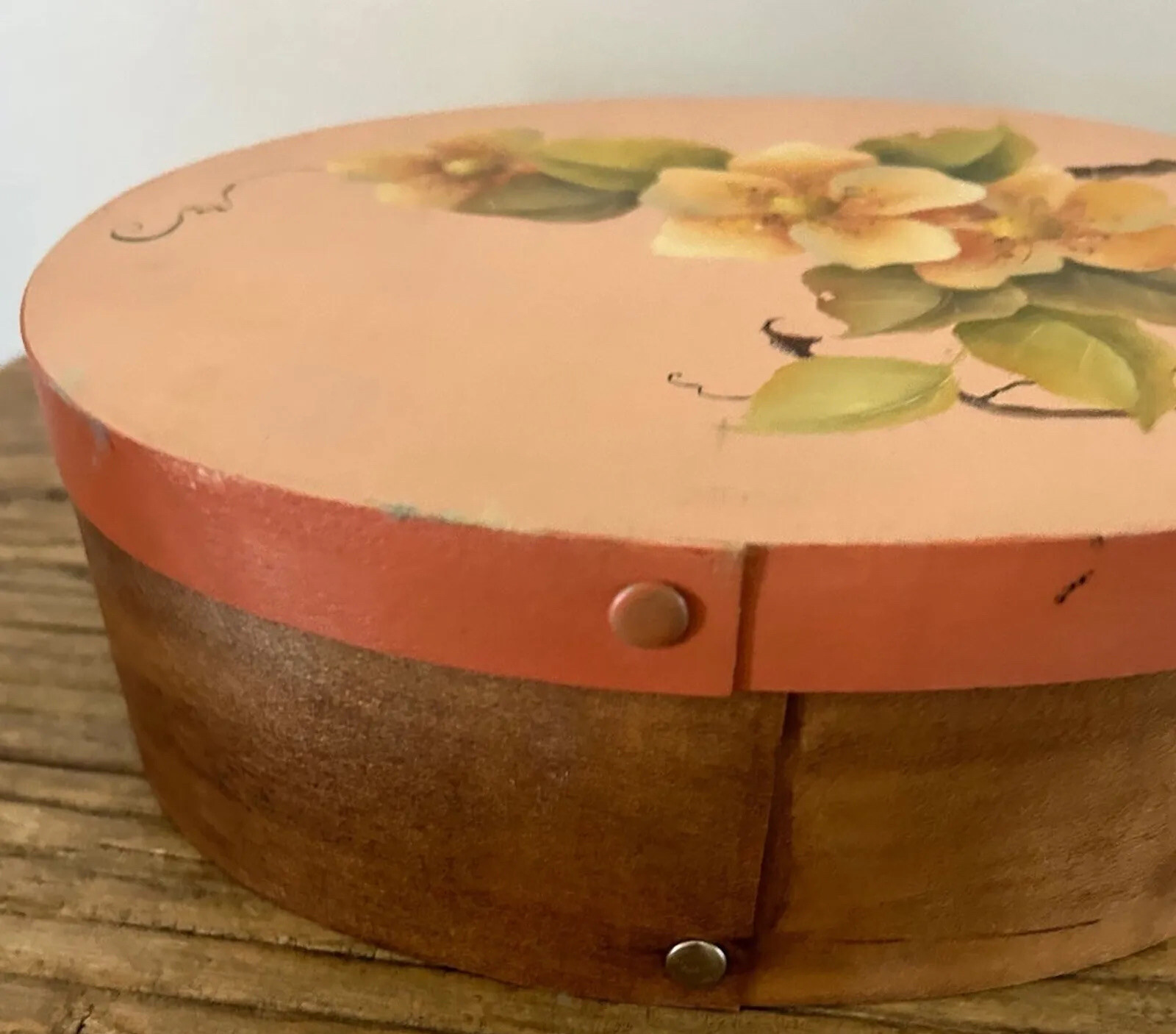 Vtg 1980s Oval Tolle Peach Hand Painted Shaker Wooden Fabic Lined Keepsake Box