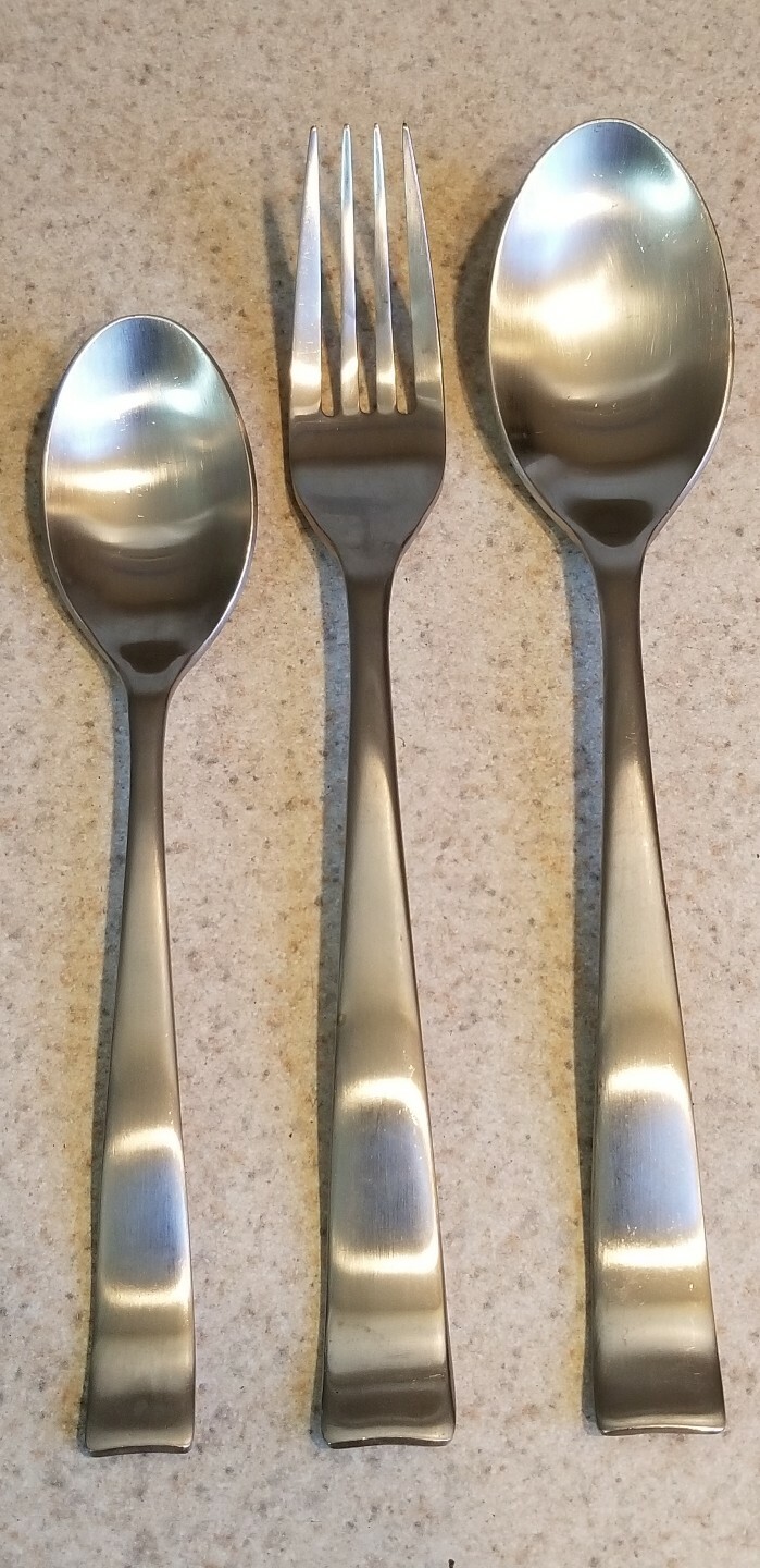 GOURMET SETTINGS STAINLESS FLATWARE HOTEL 3 PIECE BATCH EXCELLENT CONDITION