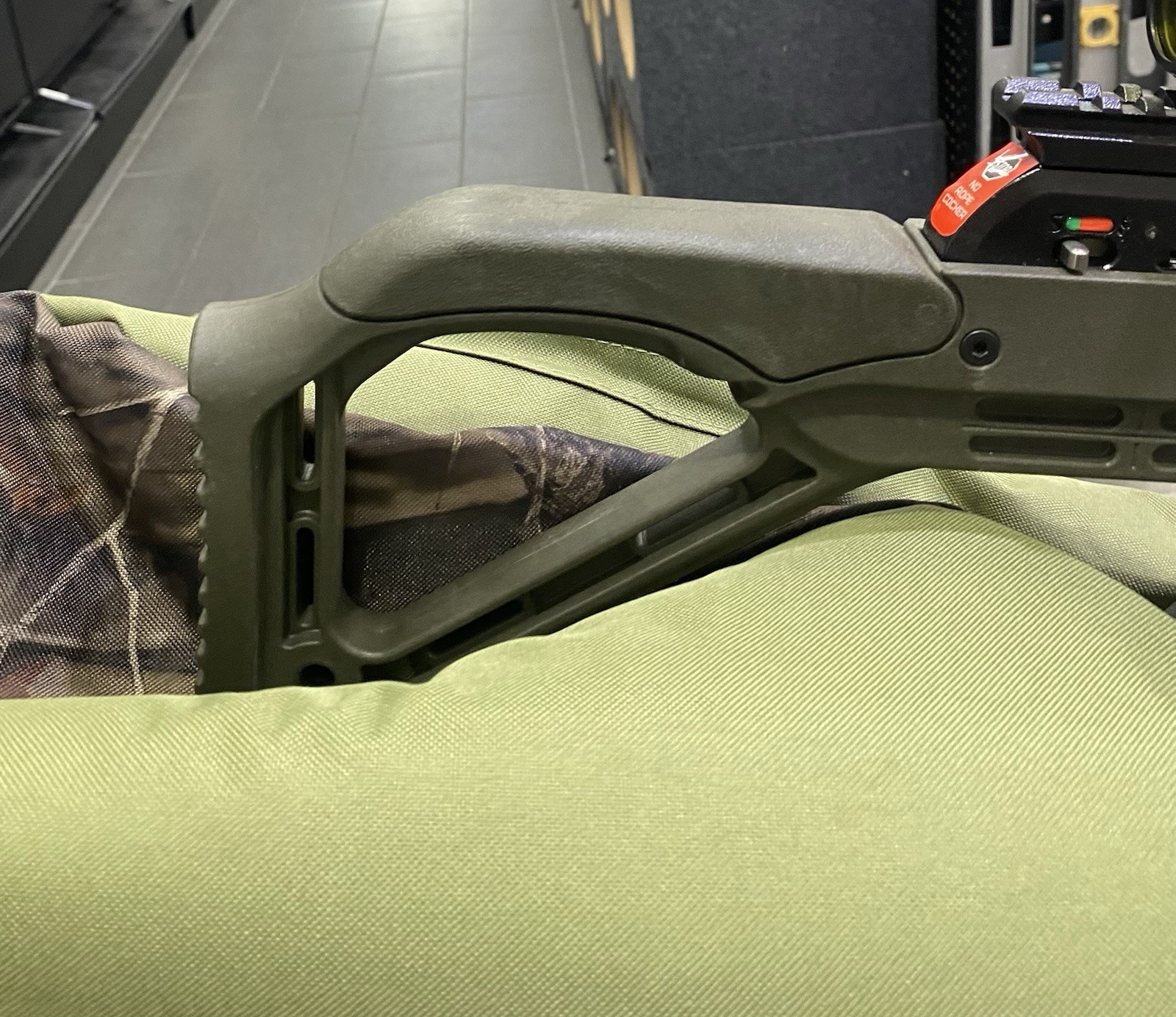 Killer Instinct Lethal 405 Crossbow Package with Scope, Arrows, Quiver & ZIPCase