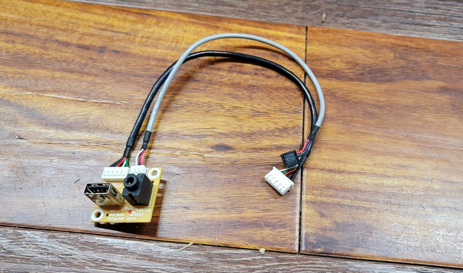 DEWALT USB HEADHP PC BOARD FOR DCR025 20V BT Jobsite Radio Charger