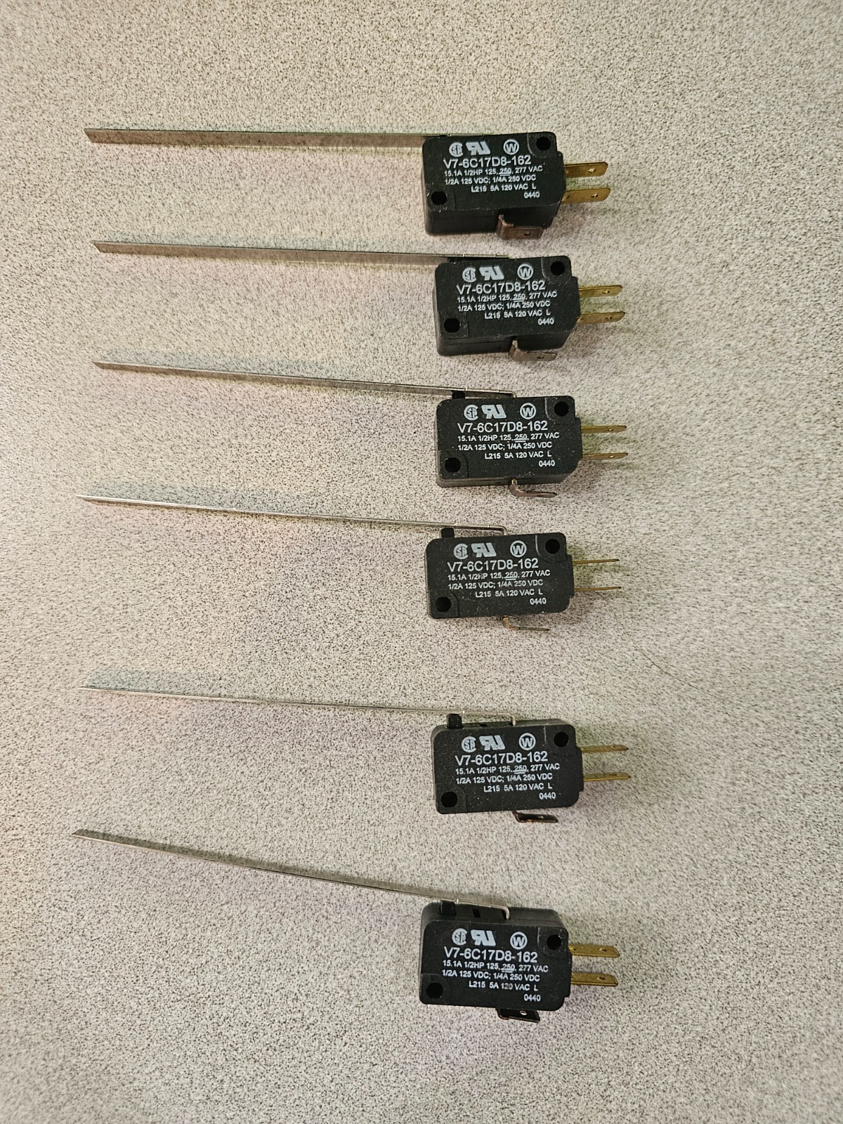 New V7-6C17D8-162 Microswitch lever switch 15a 125/250VAC SPDT lot of 6