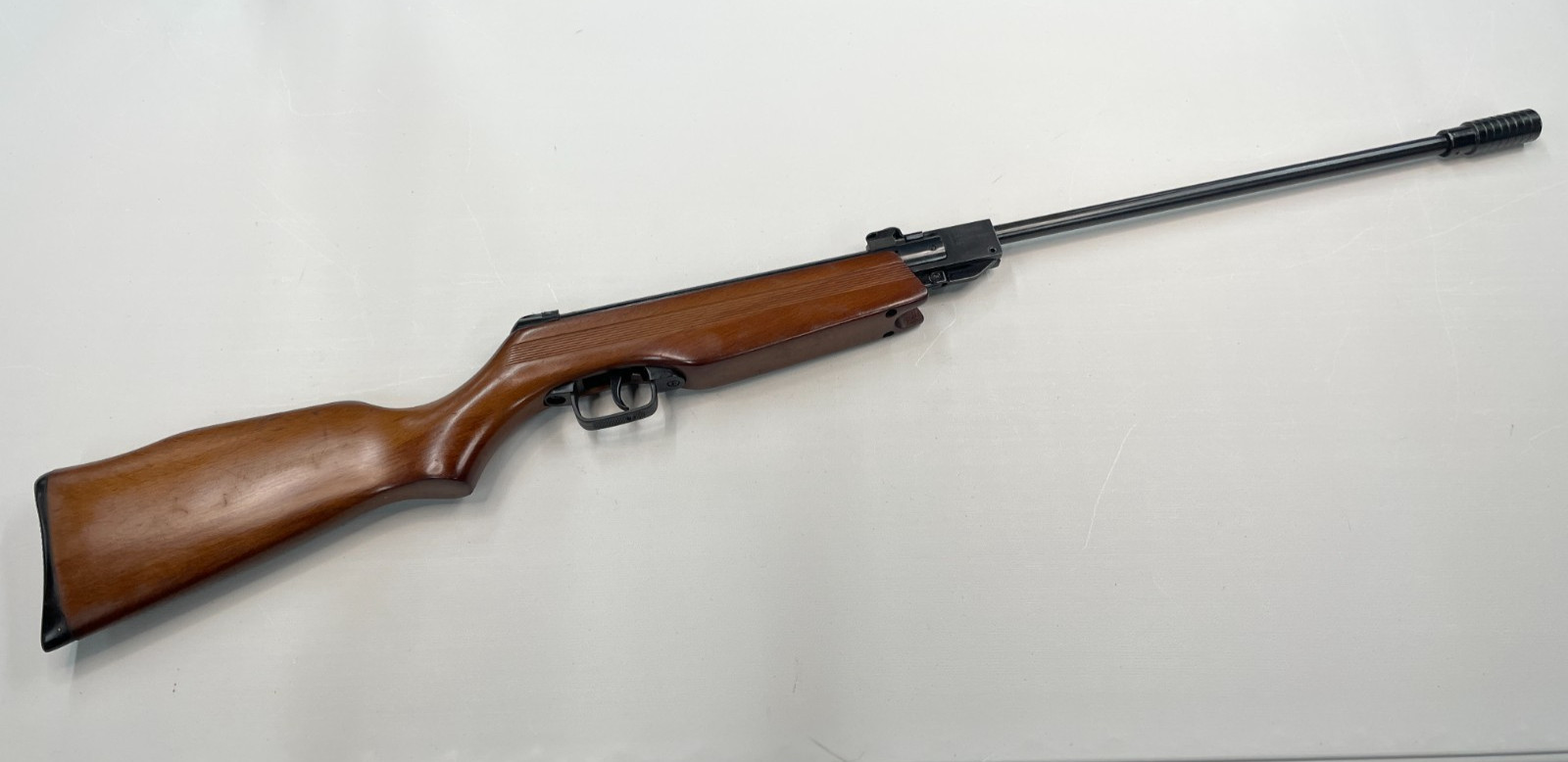 Vintage Daisy model 130 .177 pellet air rifle spring made in Spain wood 5854