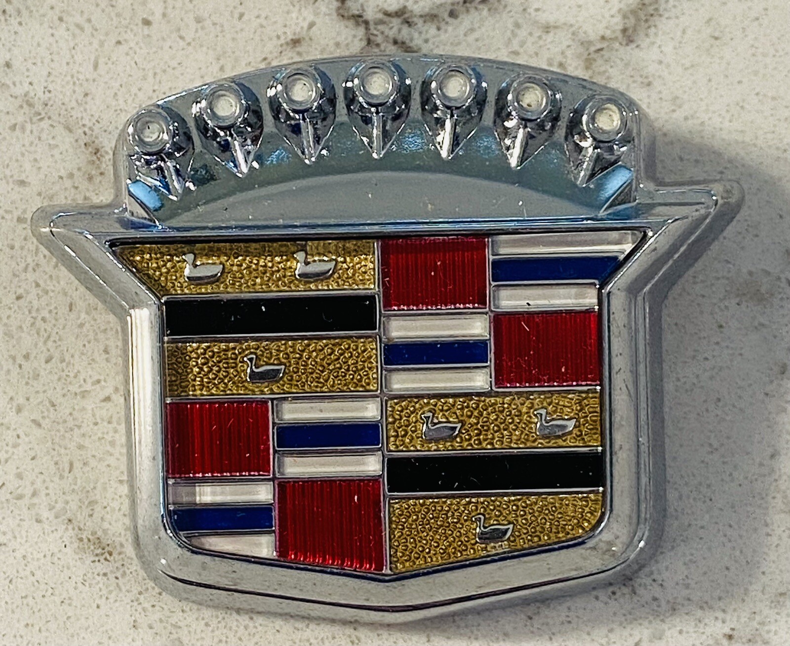 NEW GM Cadillac Rear Trunk Lock Emblem 20731450 SILVER. THIS IS THE 2 PIN STYLE
