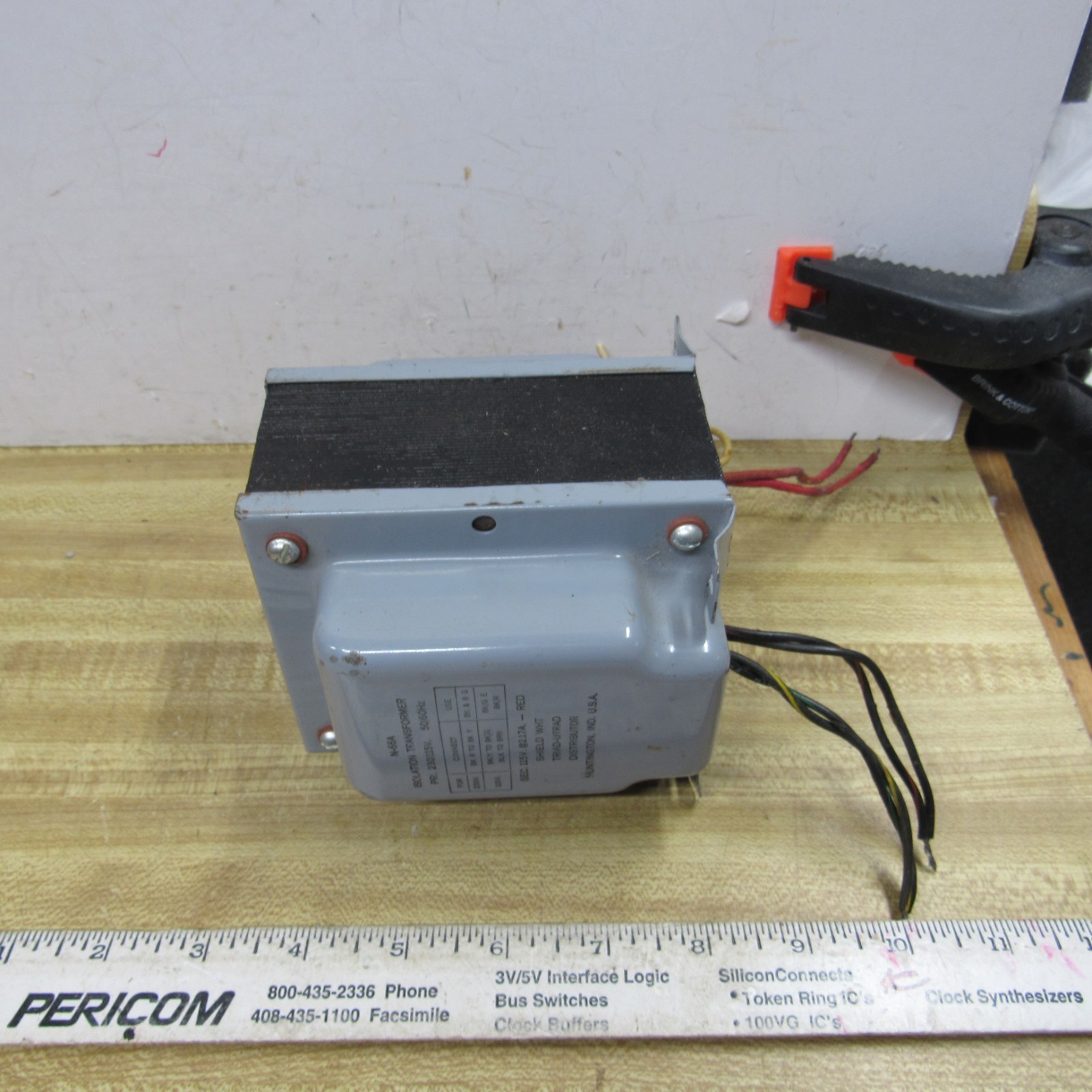 TRANSFORMER ISOLATION 2.17A 115V/230V to 115V  TRIAD N-66A