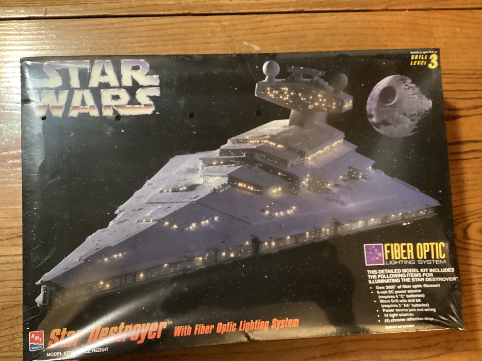 Star Wars Star Destroyer Model Kit w/ Fiber Optic Lighting  new bent box