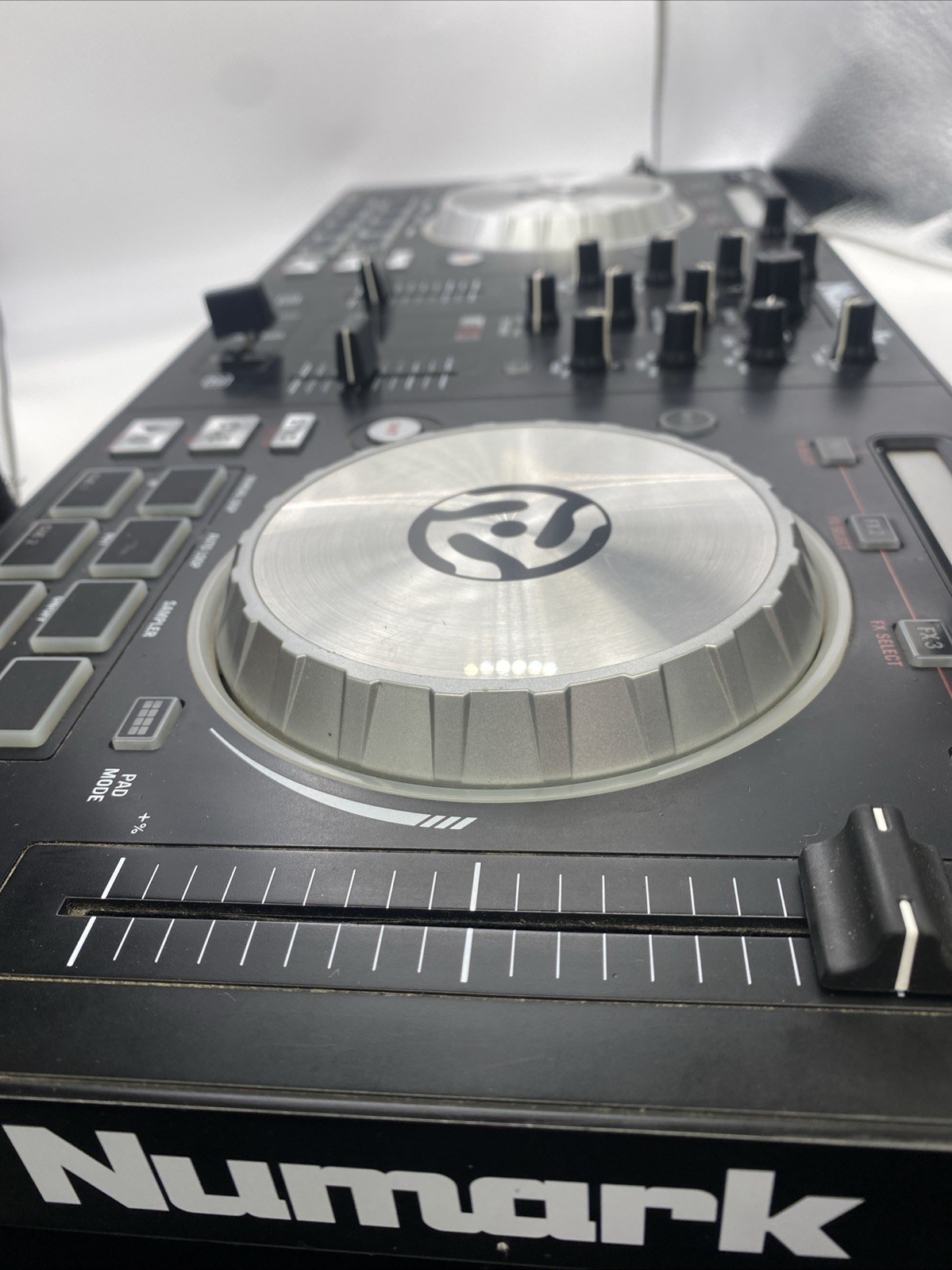 Numark MT PRO3 Double Deck DJ Controller Serato, Mixer, Autoloop, 16 Pads