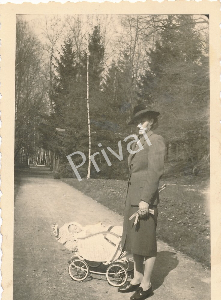 Photo WW II Wehrmacht Soldier Vacation Mulhouse Family France K1.15