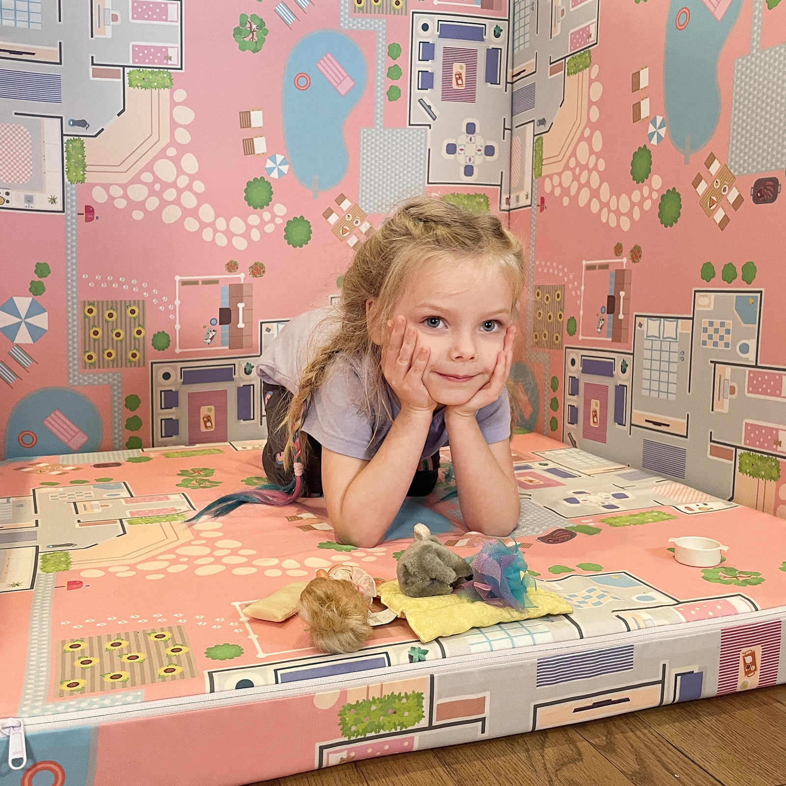 Children's Play Couch and Dollhouse for Kids and Toddlers