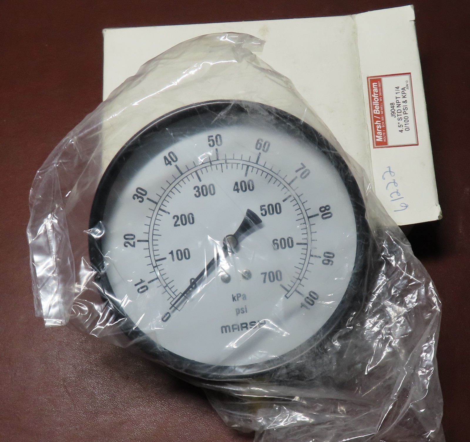 Marsh Bellofram, Pressure Gauge J9048, 1/4 NPT, 0/100 PSI, 4.5", D0201