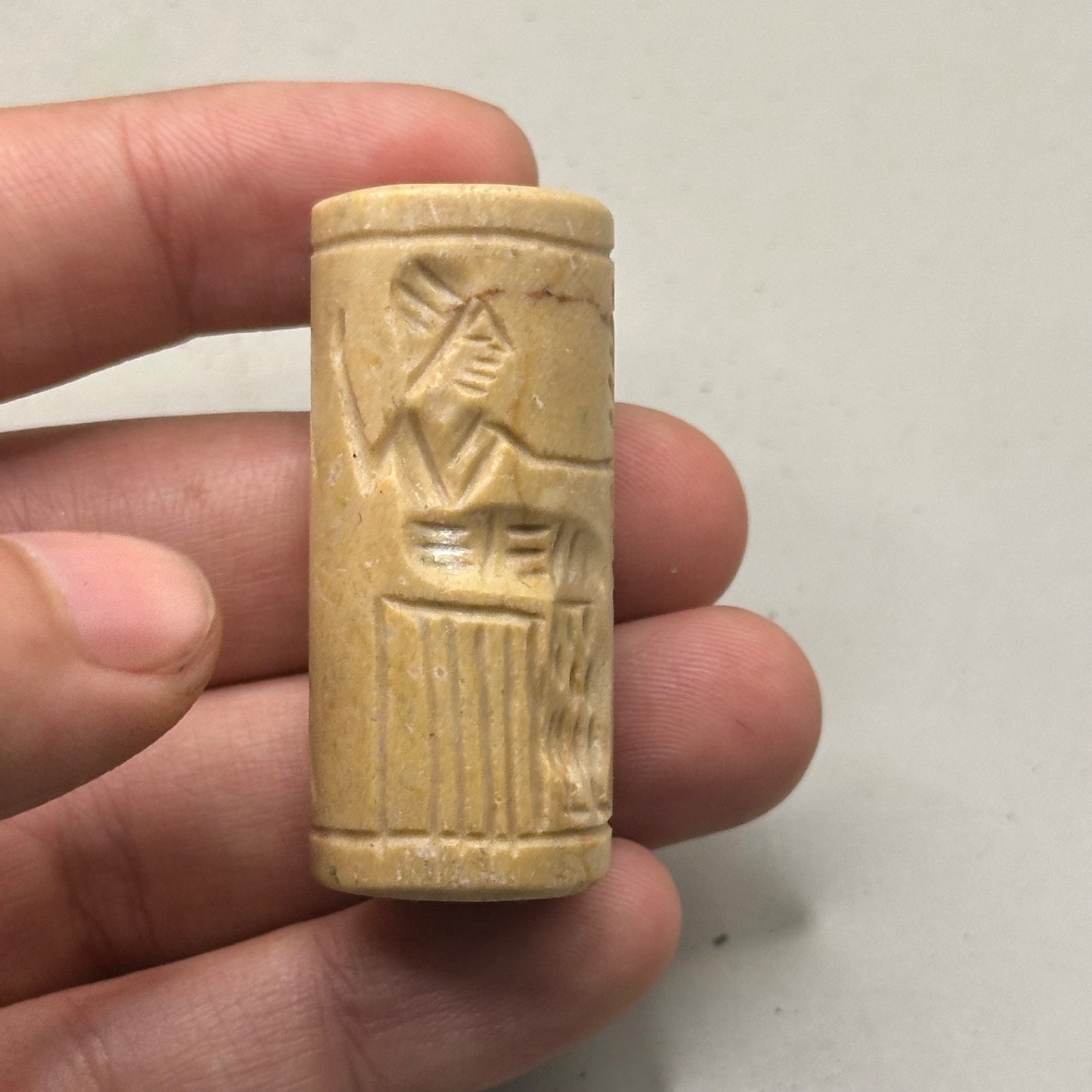 Ancient Near Eastern King Sitting Intaglio Round Bead