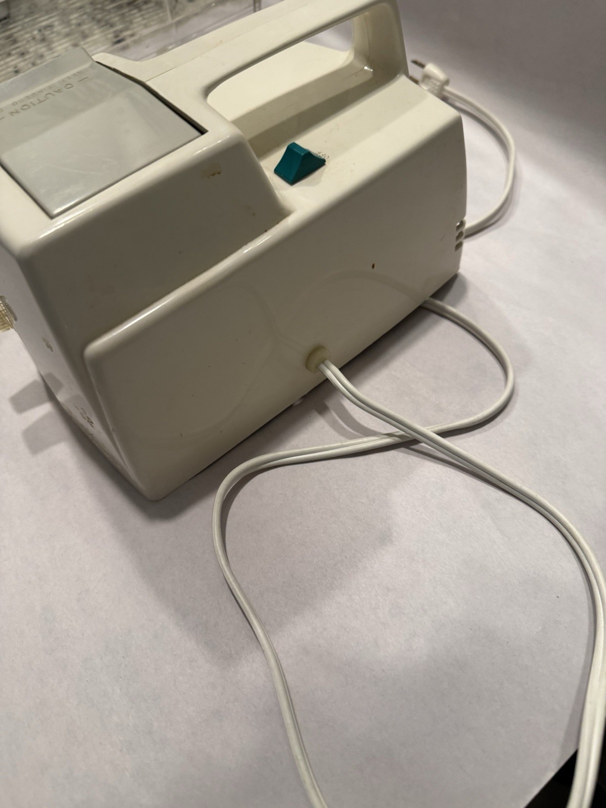 Vtg Retro Oster Snowflake Ice Crusher White Model 551