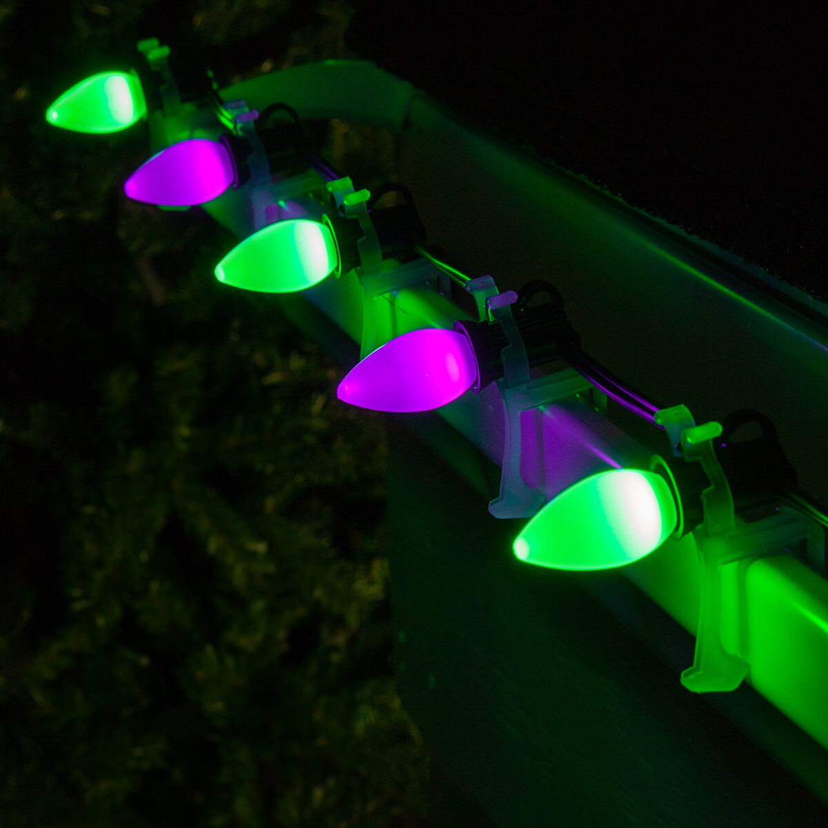 10'-100' Green Christmas Light Socket Stringer, 12" Spacing, C7/E12, 8A, SPT1