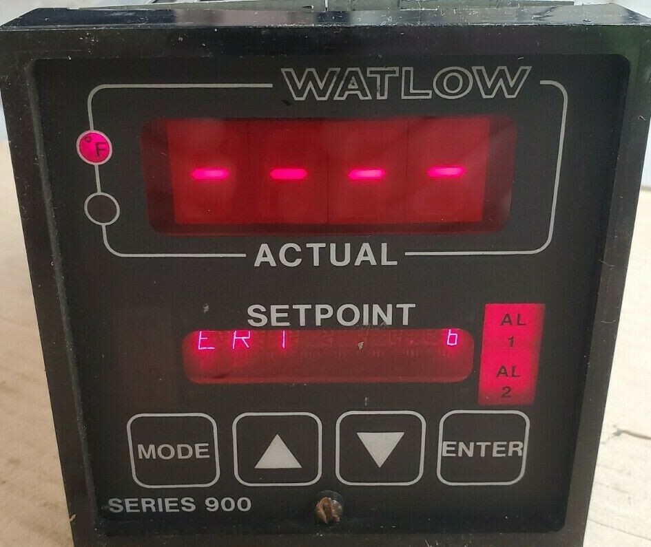 WATLOW 900 MICROPROCESSOR TEMPERATURE CONTROLLER 115/230 VAC 900B-2BA1-B000
