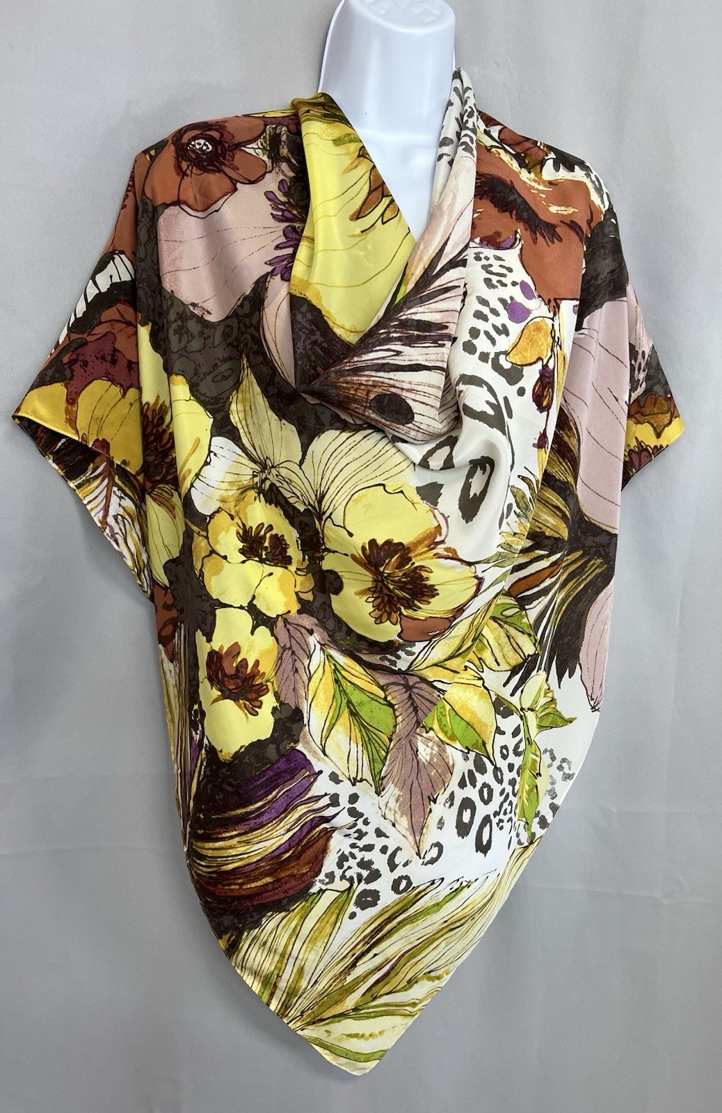 Women’s Floral Square Scarf 41”x42”