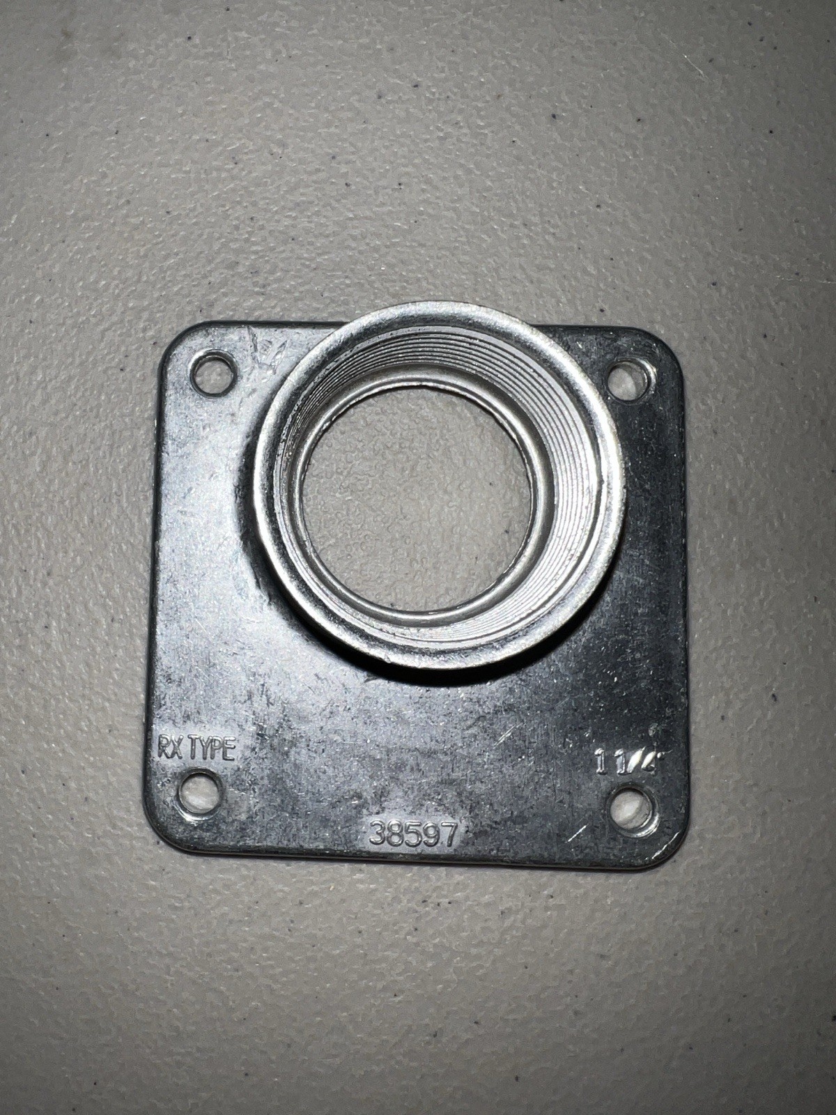 1-1/4” Threaded Conduit Hub Plate – Rigid/EMT Box Hub RX Type #38597