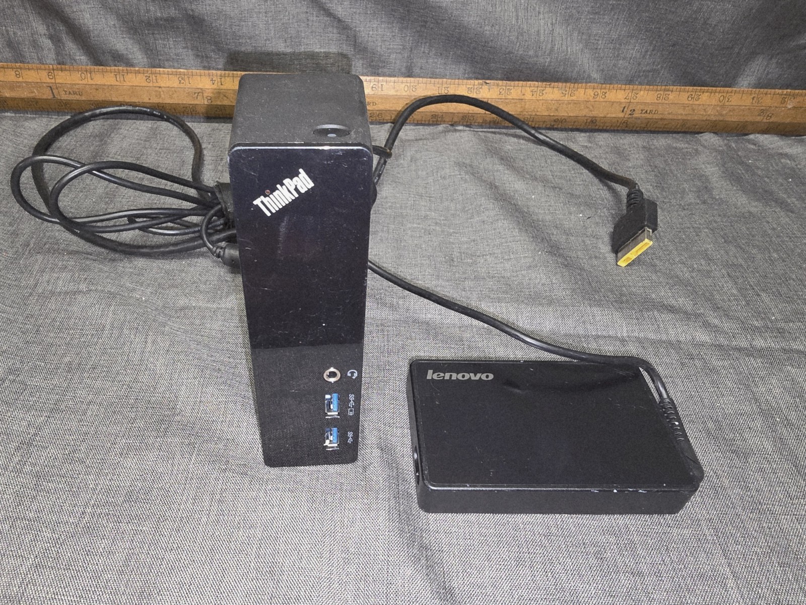 Lenovo ThinkPad with AC Adaptor Model No. DU9033S1 Docking Station