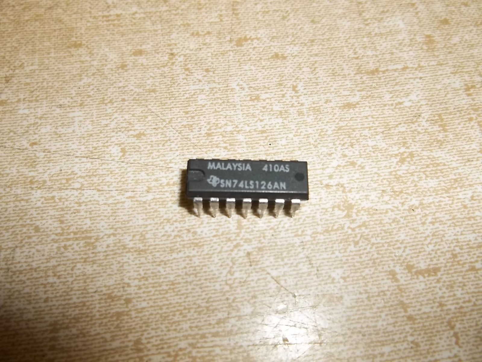 Data Encapsulation Chip SN74LS126AN *FREE SHIPPING*
