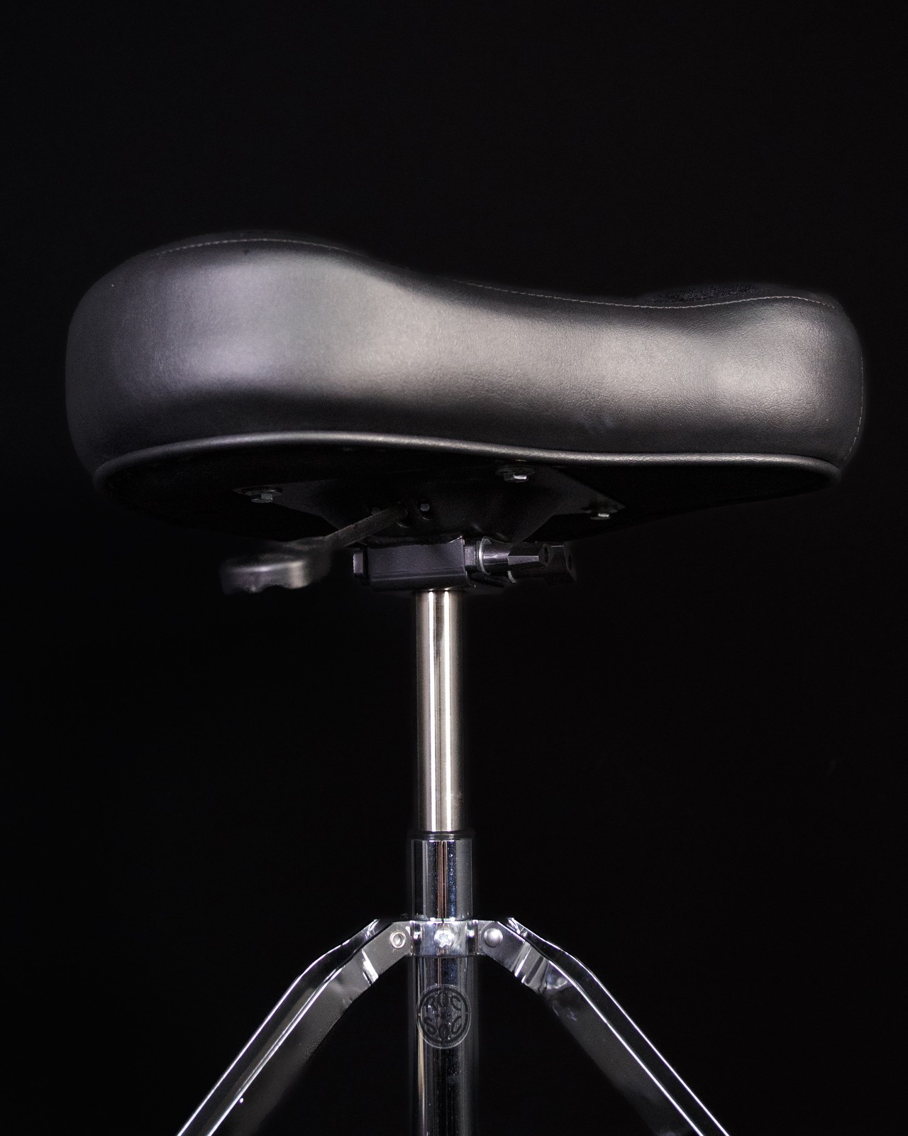 Roc-n-Soc Nitro Hugger Throne, Black